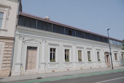 Casa cu destinație alimentație publică si comerț - 2