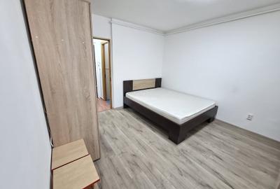 Inchiriez Garsoniera in Tractoru, aproape de Coresi, cu parcare - 1