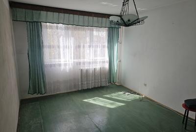 Apartament cu 2 camere decomandat în Berceni
