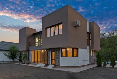 Casă individuală cu 5 camere în Gruiu