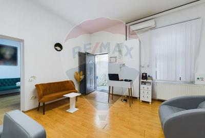 De vanzare Casa Vila București S+P+M in Sector 1 - 10