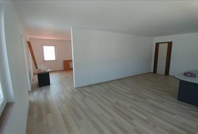 Birouri la pret de hala, zona autostrazii - 1