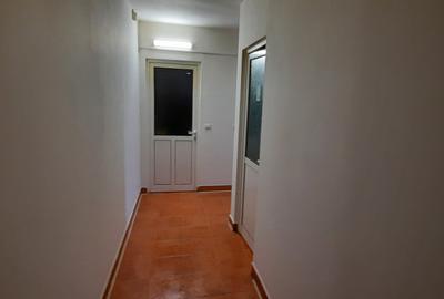 Cladire amenajata zona Grivita-Scoala 8 - 11