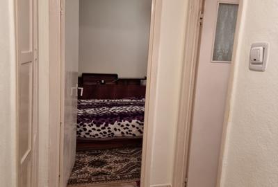 Apartament doua camere, decomandat, etaj patru, structura buna, simplu, central - 13