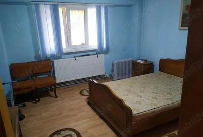 2 camere zona Buzaului parter, balcon 10 m - 5