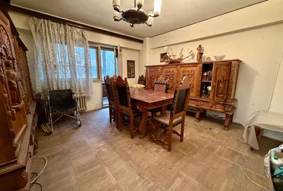 Apartament cu 4 camere decomandat în Dorobanți