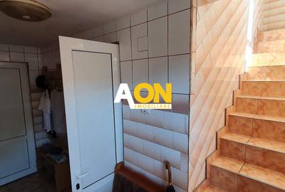 Casa cu 4 camere, garaj, teren 791 mp, zona Schit - 15
