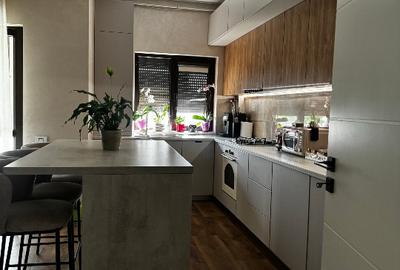 PARCARE PROPRIE, DORMITOR MOCHETA, BALCON TRIPAN, LINGURI, LENJERII, ACCESORII D - 1