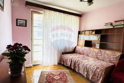 Apartament cu 4 camere decomandat în Central