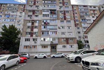 Apartament cu 2 camere decomandat în Micro 20