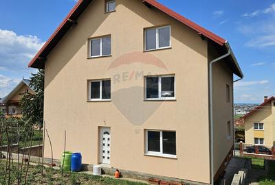 Casă / Vilă cu 12 camere-Sfântu Ilie Vechi, Suceava - 13
