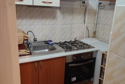 Apartament cu 1 camera - zona Baza 3 - 2