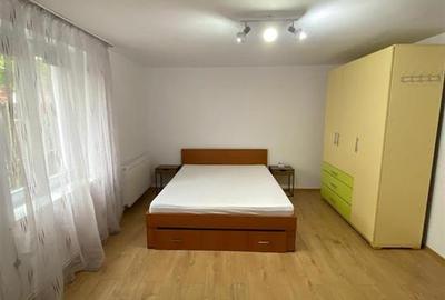 Garsoniera la casa cu curte proprie Centru - 5
