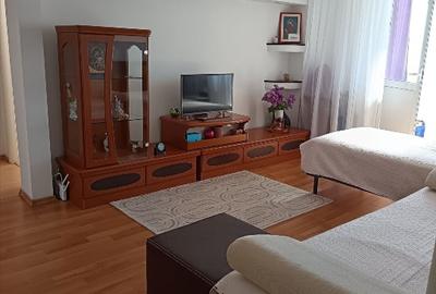 Vând/schimb ap. 2 cam., Bd. Fratii Golesti, Pitesti, et.4/8, an 1993, 71 mp - 1