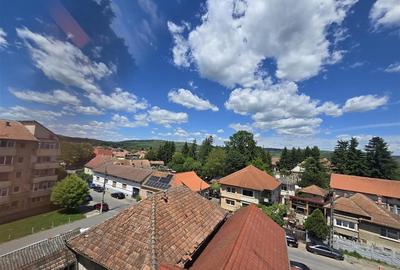 Apartament decomandat cu 3 camere, 2 bai si 3 balcoane  Str. Tabacari, Fagaras - 4