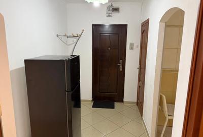 3 camere mobilat utilat etaj 3/4,metrou 1 decembrie la 5 minute - 6