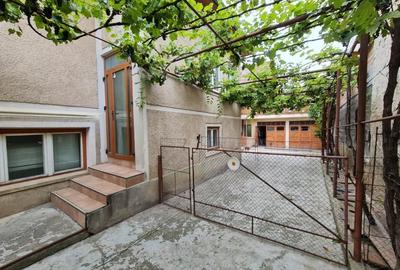 Proprietate individuala-3 apartamente,spatiu comercial,garaje,gradina,curte - 12