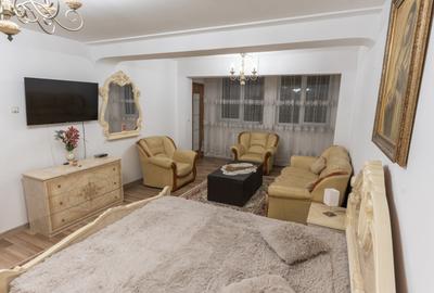 Pensiune Turistica cu Sala de Mese + Casa de Locuit in Cristesti - 8