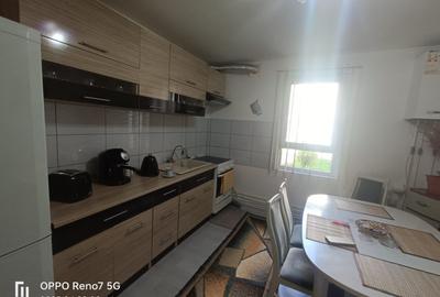 Apartament cu 3 camere de vânzare în Reghin str. Făgărașului - 2