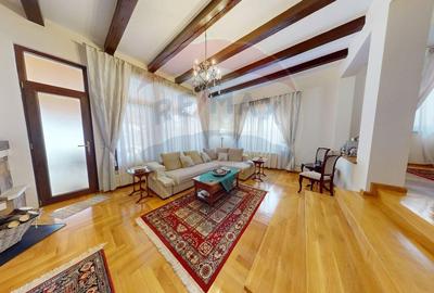 Casă cu 5 camere în Calea Poplăcii