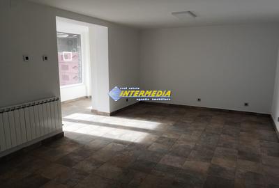 Spatiu comercial 40 mp finisat de inchiriat in Cetate - 6