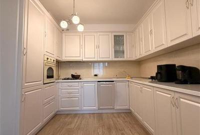 Apartament 3 camere, 2 bai, suprafata generoasa 100 mp. Zona Tractorul - 1