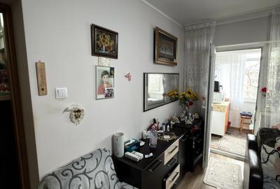 Garsoniera in Grivita, bloc de apartamente - 4