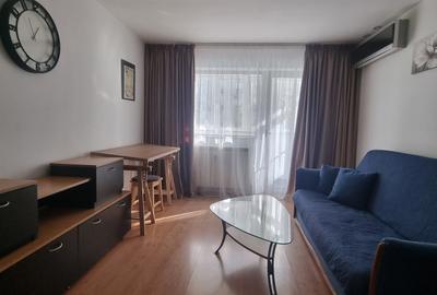 Apartament cu 2 camere semidecomandat, mobilat în Banu Manta