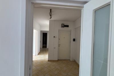 Apartament Calea 13 Septembrie colt cu Str:Sabinelor - 7