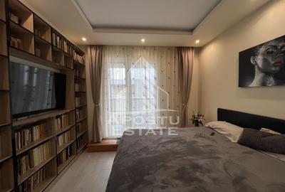 Penthouse cu 3 camere decomandat, mobilat în Aradului