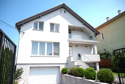 Vilă in Andrei Mureșanu,  6 camere, teren 600 mp - 1