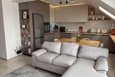 Apartament cu 3 camere semidecomandat, mobilat în Baciu