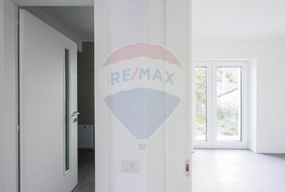 De închiriat casă renovată 2023, 5 camere, pericentral - 56