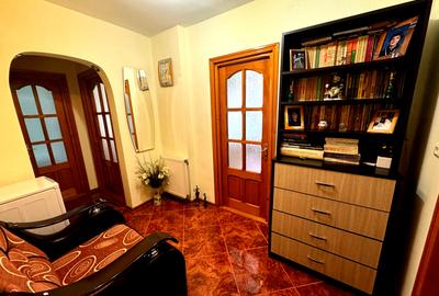 Vanzare apartament 2 camere decomandat Cornisa Bistritei - stare foarte buna - 9