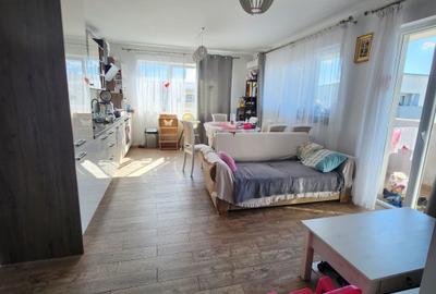 Apartament cu 3 camere semidecomandat, mobilat în Florești