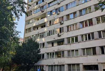 Bd Alex. Obregia, bloc R, 2 camere decomandate - 1