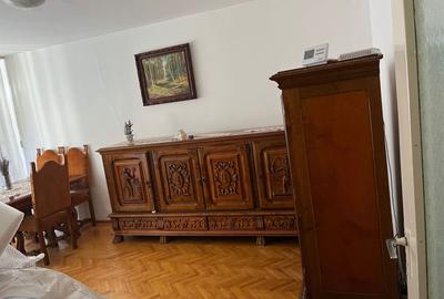 Apartament cu 3 camere decomandat, mobilat în Soarelui