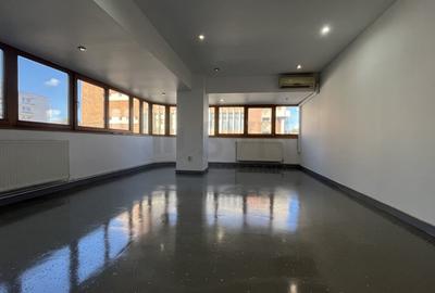 Apartament cu 3 camere decomandat în Micro 11