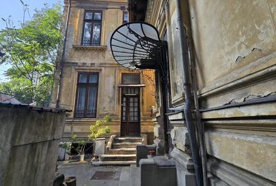 Casă individuală cu 7 camere în P-ța Unirii