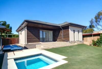 Casă individuală cu 4 camere în Tunari