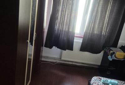 Vand apartament 2 camere, conf 1, Pitesti, Trivale, etaj 1 - 2