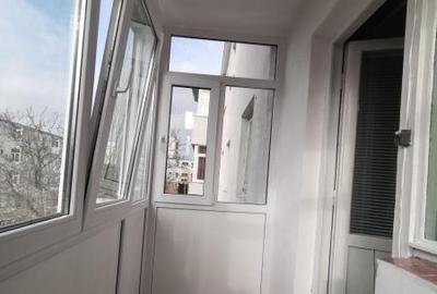 Apartament de vânzare cu 3 camere, zona KM 4-5 - 5