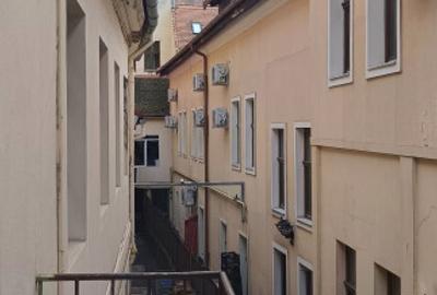 Apartament spatios in Piata Sfatului - 1