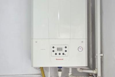 OCAZIE ! CENTRU PIATA UNIRII 2 CAMERE 2 BALCOANE + BOXA ETAJ 1 PRET 78.500 EURO - 18