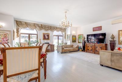 Casă individuală cu 6 camere în Iancu Nicolae