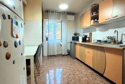 OCAZIE: 4 camere, 2 băi, 3 balcoane, decomandat, etaj intermediar - 5