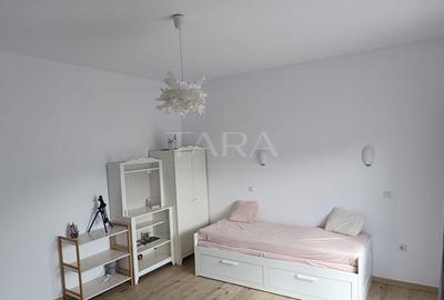 Casă spațioasă, renovată complet, într-o zonă liniștită - 9