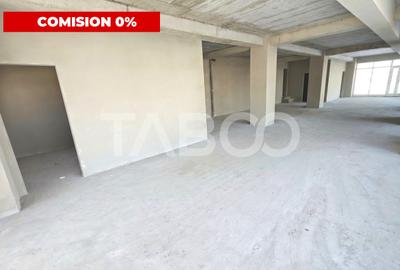 Spațiu comercial, de 84.00 mp, în Periferie