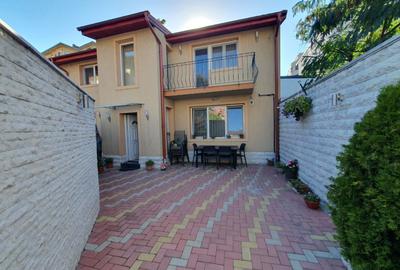 Casă individuală cu 5 camere în Moșilor