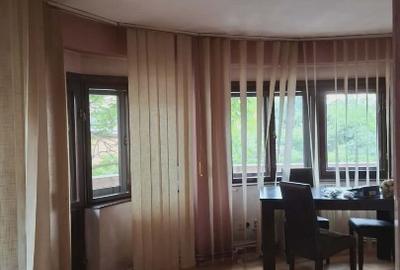 Apartament cu 3 camere decomandat în Dorobanților